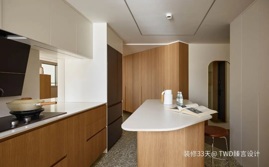 餐厨开窗洞餐桌嵌入餐边柜麻将胡了app卧室改餐厅(图3) 餐厨开窗洞餐桌嵌入餐边柜麻将胡了app卧室改餐厅(图3)